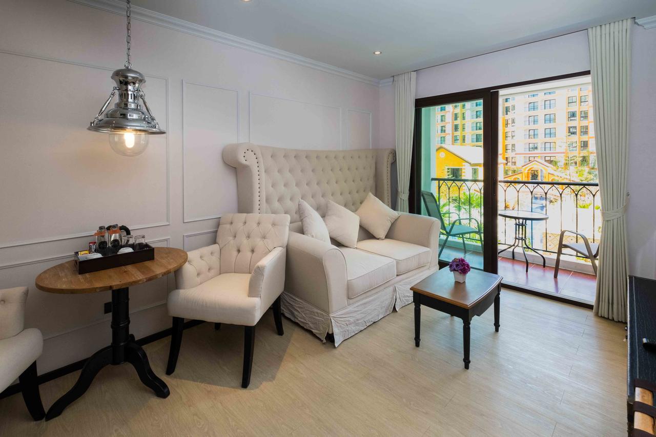 The Symphony Suites Pattaya Praia de Jomtien Exterior foto
